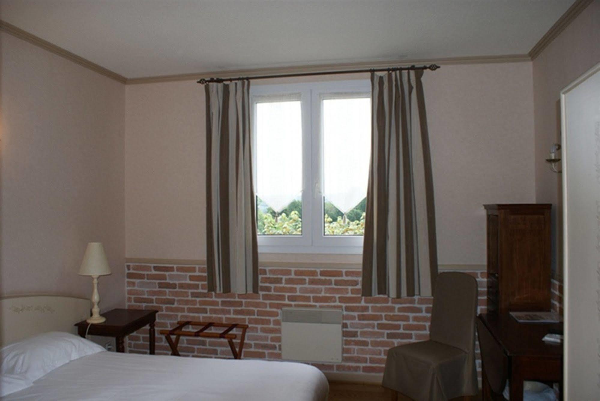 Auberge La Tomette, The Originals Relais Vitrac (Cantal) Exterior foto
